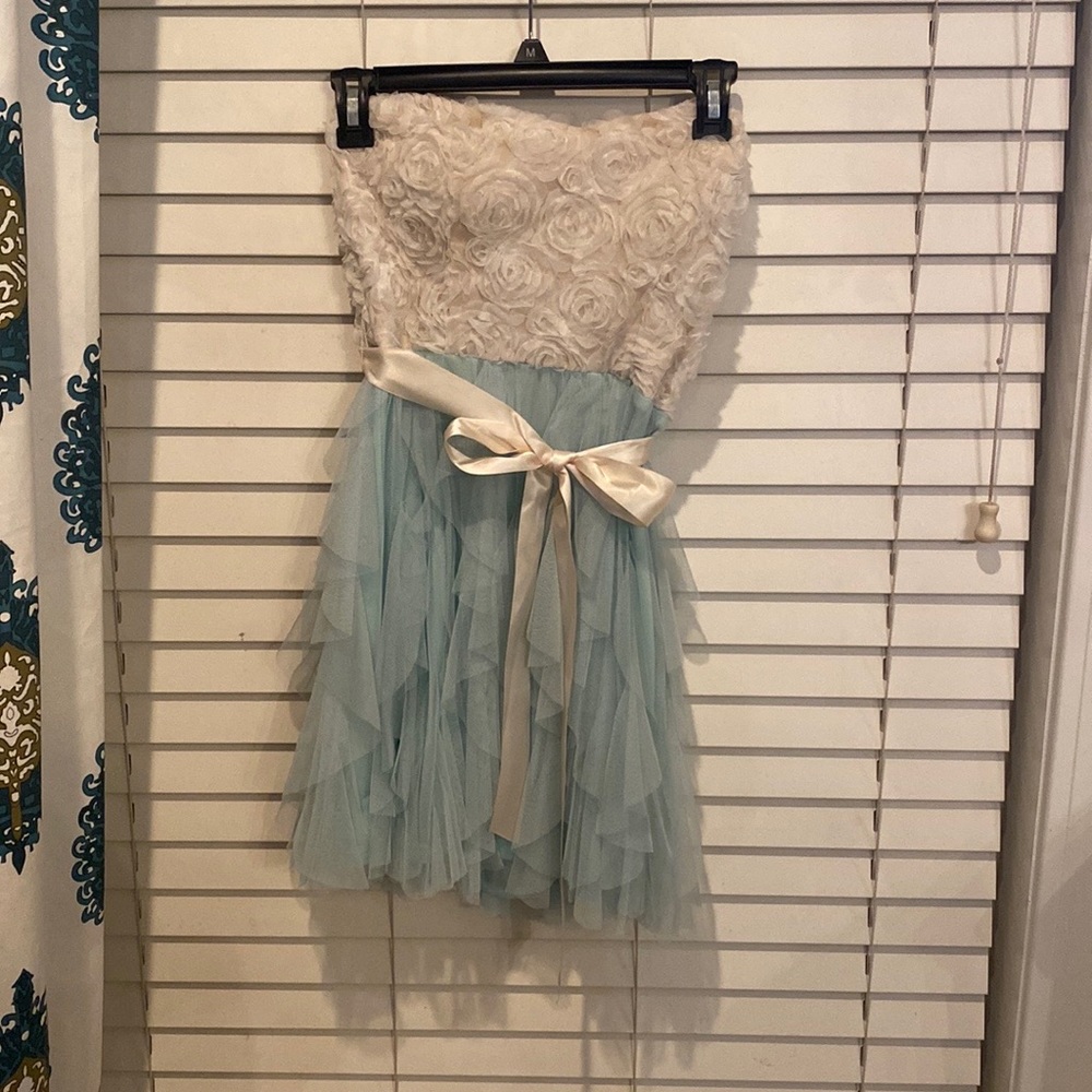 oh so cute dress! perfect for hoco’s or dressing up!